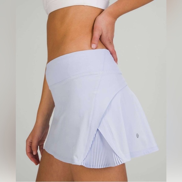 Lululemon Play Off the Pleats Mid-Rise Golf Tennis Skirt Pastel Blue Sz 10 Rare - Picture 3 of 9